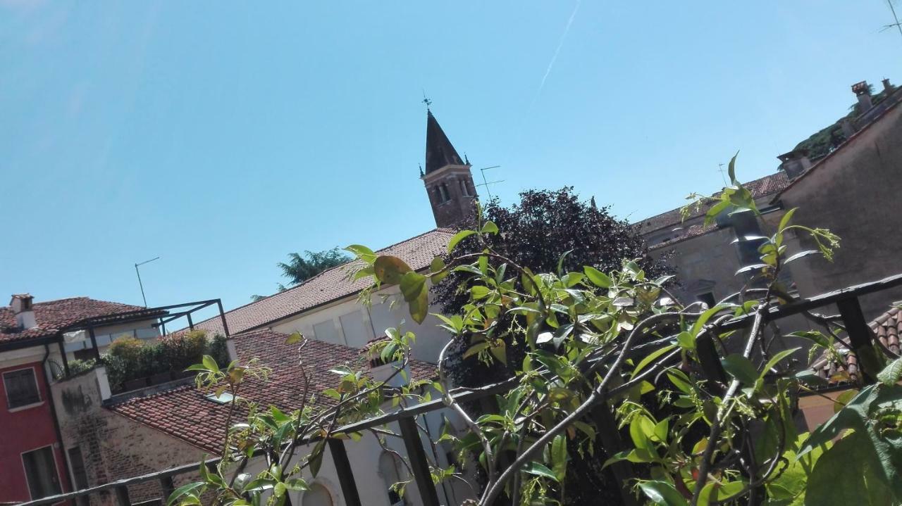 Mini Contra San Pietro Apartment Vicenza Bagian luar foto
